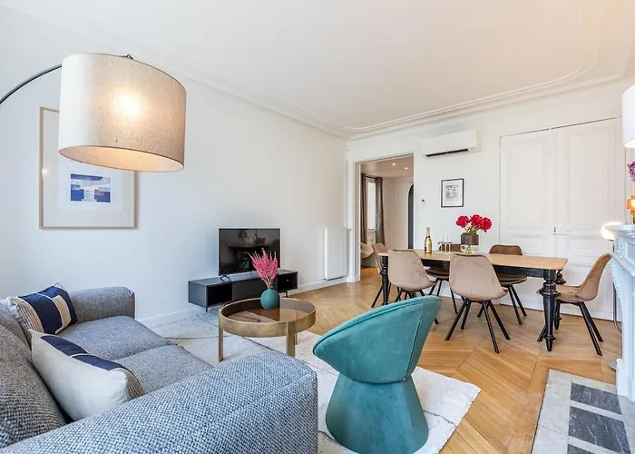 شقة A4#premium#arc De Triomphe#champselysees#3bedrooms#ac